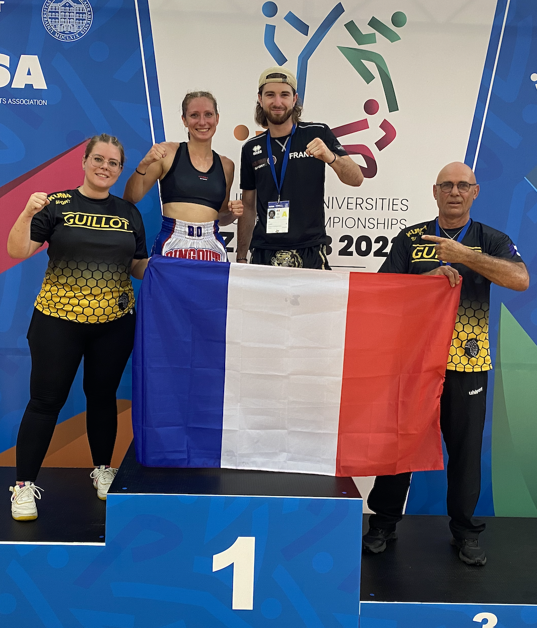 Tom Laurent et sa team de boxe sur un podium